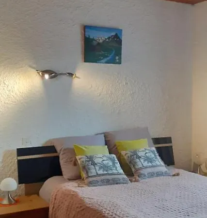 Apartment Dans Hameau Ugine